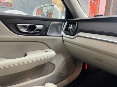 2021 Volvo V60 - photo 13