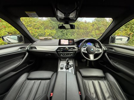 2019 BMW 5-Series - photo 23