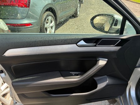 2020 Volkswagen Passat - photo 24