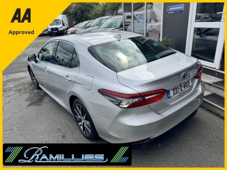 2023 Toyota Camry - photo 2