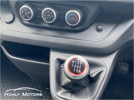 2023 Renault Trafic - photo 23