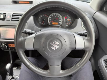 2011 Suzuki Swift - photo 10