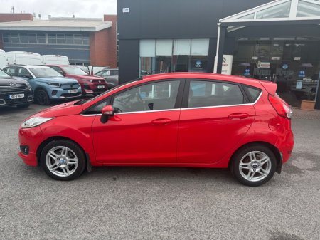 2015 Ford Fiesta - photo 2