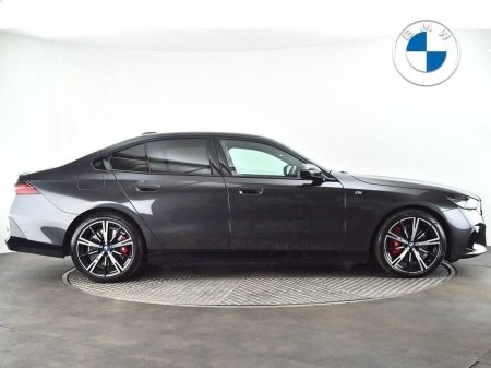 2024 BMW 5-Series - photo 23