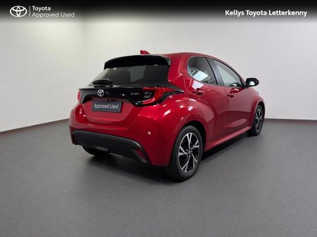 2024 Toyota Yaris - photo 2