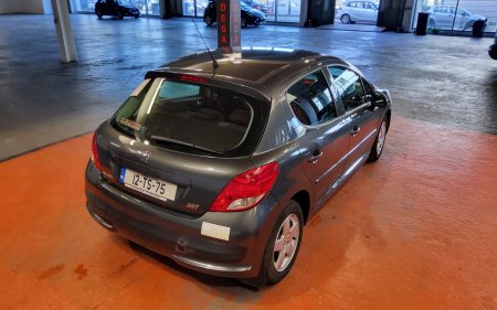 2012 Peugeot 207 - photo 2