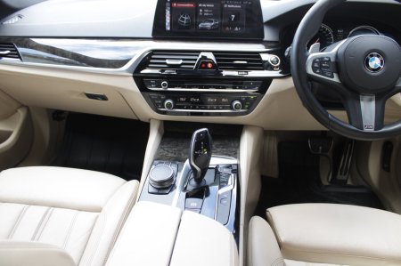2017 BMW 5-Series - photo 17