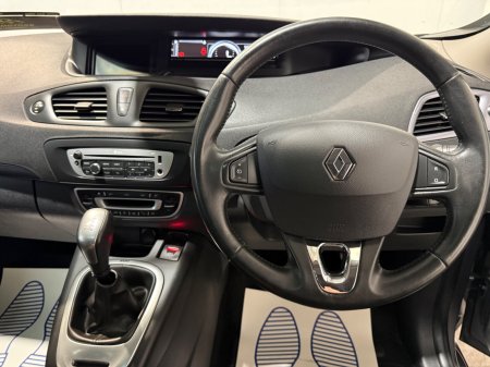 2015 Renault Grand Scenic - photo 16