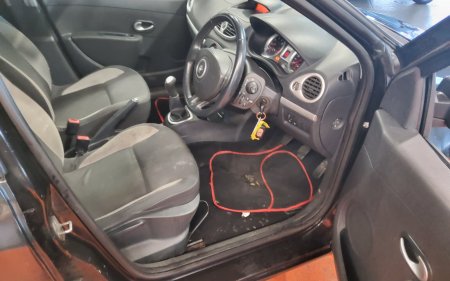 2011 Renault Clio - photo 12