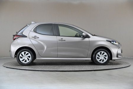 2022 Toyota Yaris - photo 11