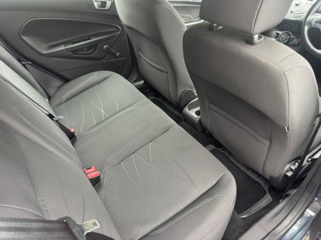2014 Ford Fiesta - photo 15