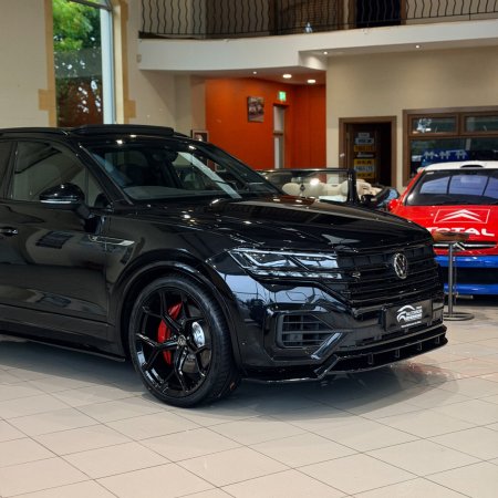 2022 Volkswagen Touareg - photo 2