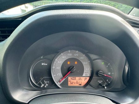 2019 Toyota Vitz - photo 7