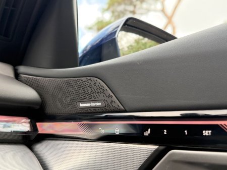 2025 BMW 5-Series - photo 18