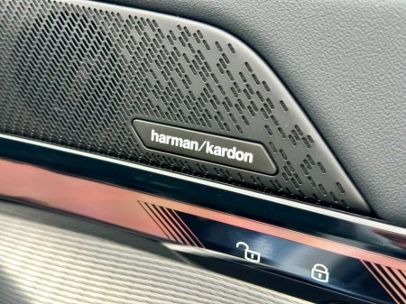 2026 BMW 5-Series - photo 25