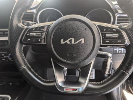 2022 Kia Ceed - photo 9