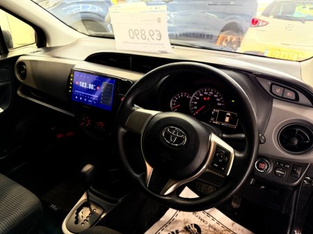 2014 Toyota Vitz - photo 9