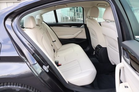 2021 BMW 5-Series - photo 15