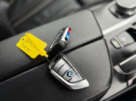 2022 BMW 5-Series - photo 16