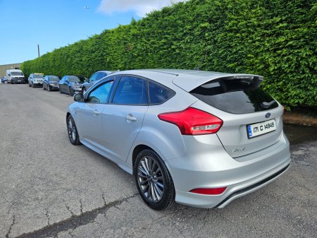 2017 Ford Focus - photo 4