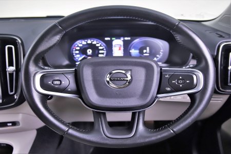 2020 Volvo XC40 - photo 16