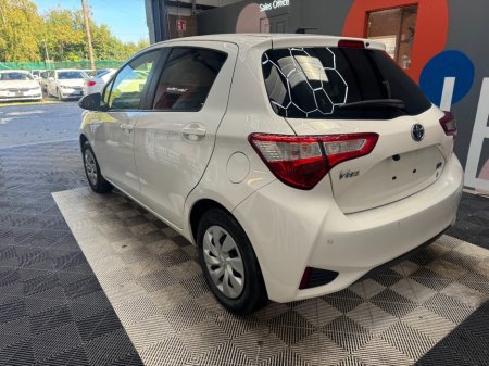 2019 Toyota Vitz - photo 5