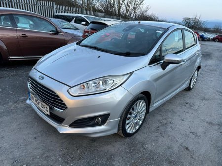 2016 Ford Fiesta - photo 2
