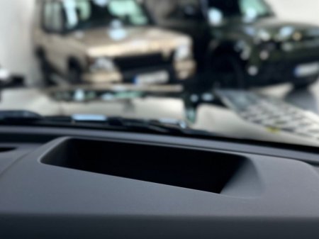 2023 Land Rover Defender - photo 25