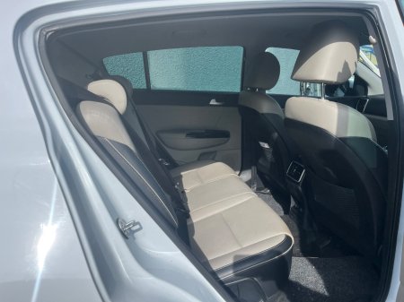 2020 Kia Sportage - photo 9