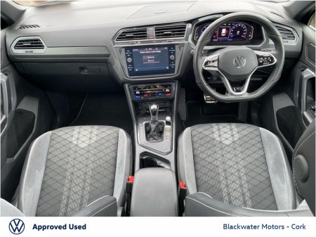 2023 Volkswagen Tiguan - photo 2