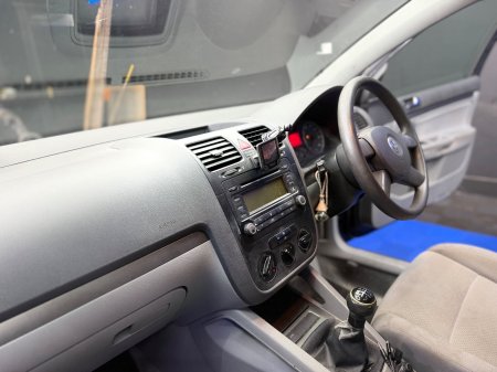 2004 Volkswagen Golf - photo 13