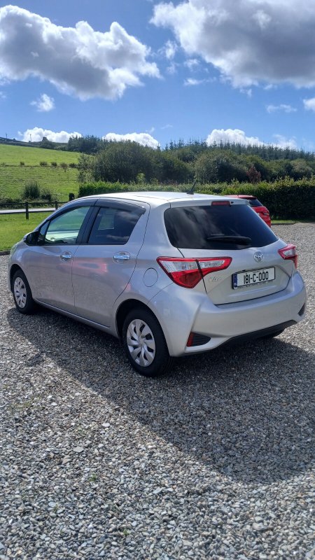 2018 Toyota Vitz - photo 6