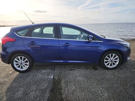 2016 Ford Focus - photo 2