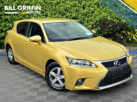 2015 Lexus CT 1.8 HYBRID // SUEDE HEATED SEATS // REVERSE CAMERA // PADDLE SHIFT