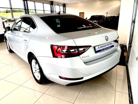 2017 Skoda Superb - photo 4