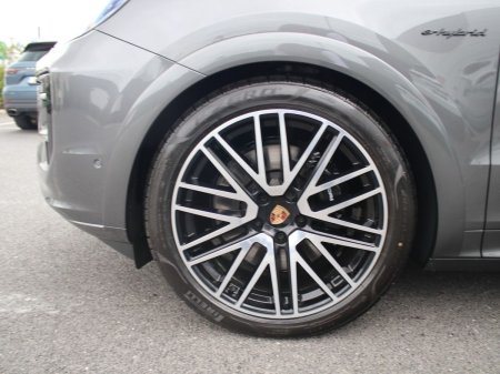 2026 Porsche Cayenne - photo 11