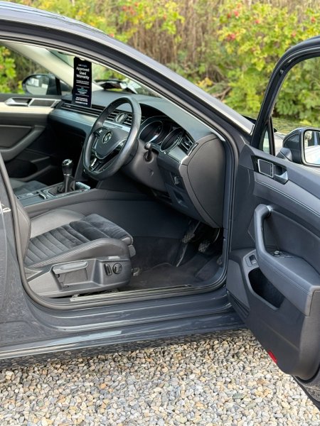 2015 Volkswagen Passat - photo 14