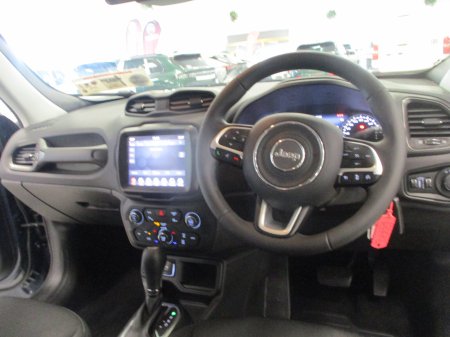 2025 Jeep Renegade - photo 18