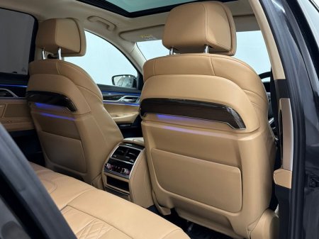 2018 BMW 7-Series - photo 24
