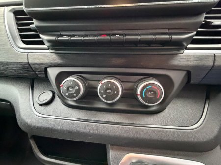 2023 Renault Trafic - photo 25