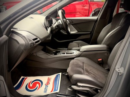 2025 BMW 1-Series - photo 29