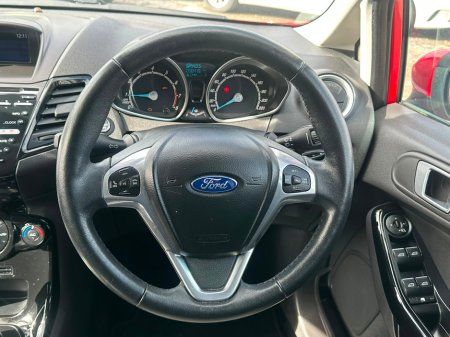 2015 Ford Fiesta - photo 15