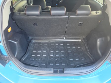 2015 Toyota Aqua - photo 6