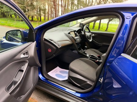 2016 Ford Focus - photo 27