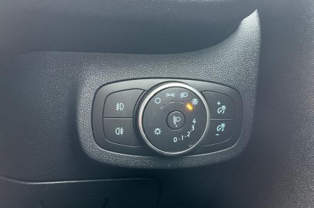 2020 Ford Fiesta - photo 30