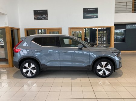 2022 Volvo XC40 - photo 2