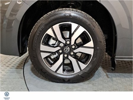 2026 Volkswagen Caravelle - photo 8