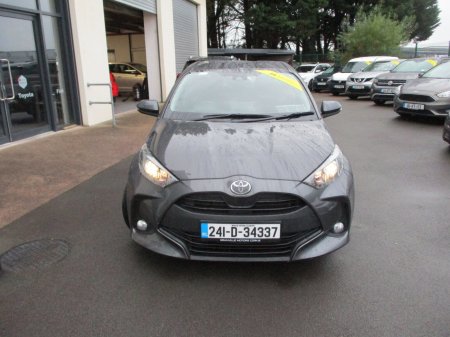 2024 Toyota Yaris - photo 2