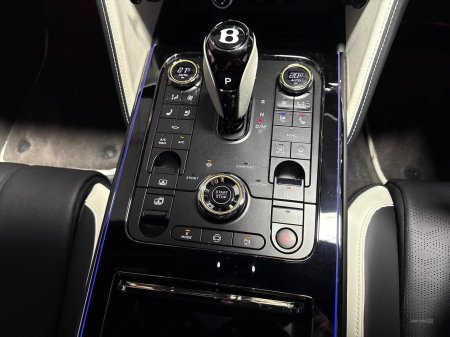 2025 Bentley Flying Spur - photo 20