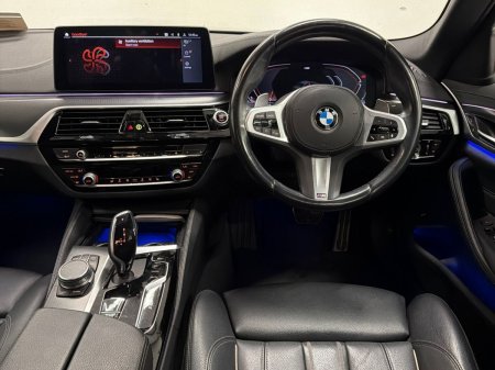 2022 BMW 5-Series - photo 5